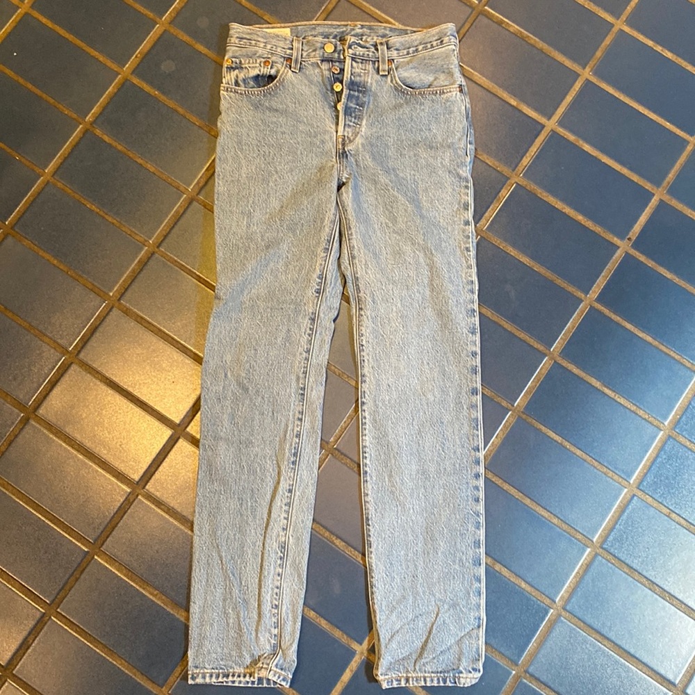 Levi’s 501 Women’s Jeans size 26 Fantastic Condition!